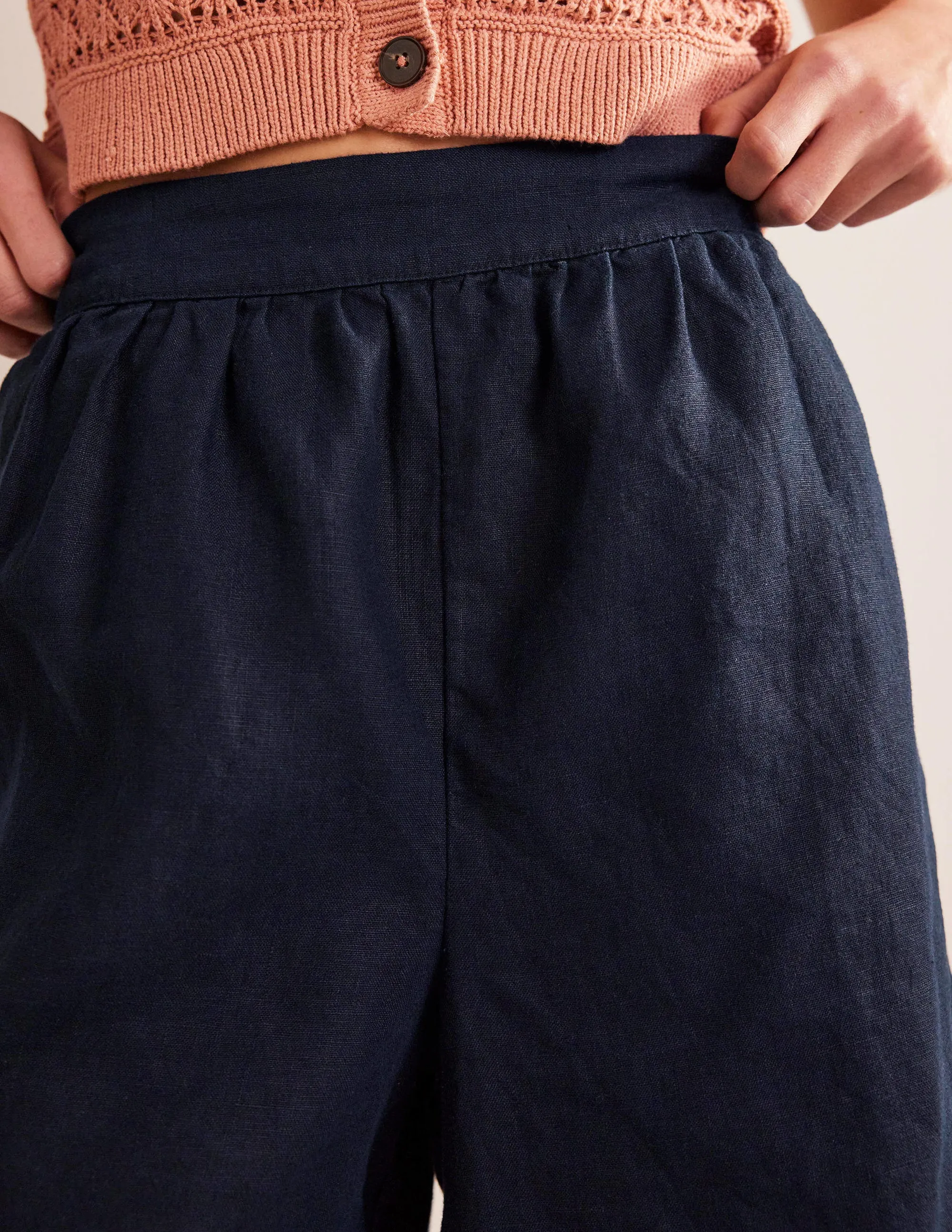 Pull-on Linen Shorts-Navy